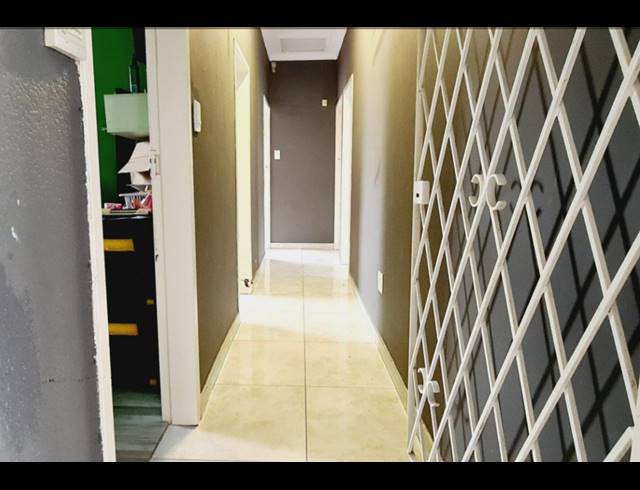 4 BEDROOM HOUSE FOR SALE IN LINMEYER